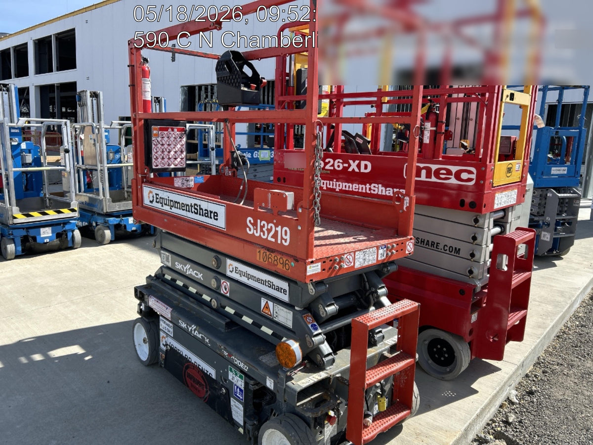 2020 Skyjack SJIII-3219 Solid NM Tires, Half height spring hinged entry gate, Dual Beacons, 800W Inverter