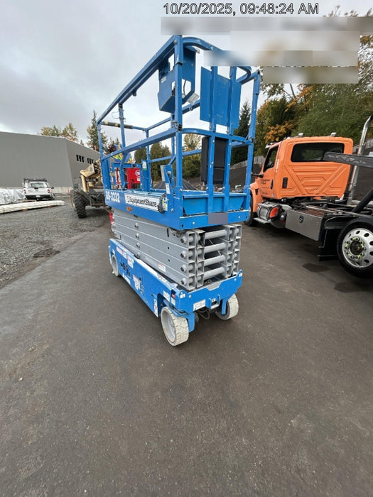 2020 Genie GS-3232 Standard, Folding half height swing gate, 800W Inverter