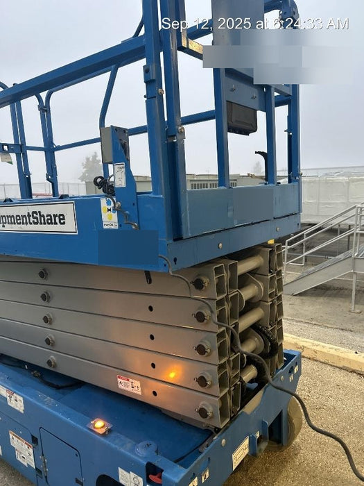 2019 Genie GS-4047 Folding rails with half height swing gate