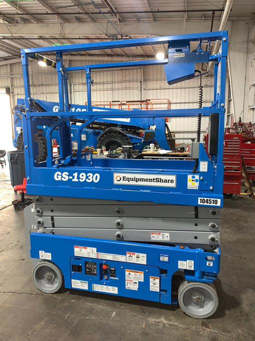 2020 Genie GS-1930 Solid Non Marking Tires, Beacon, Folding rails with half height swing gate, 800W Inverter