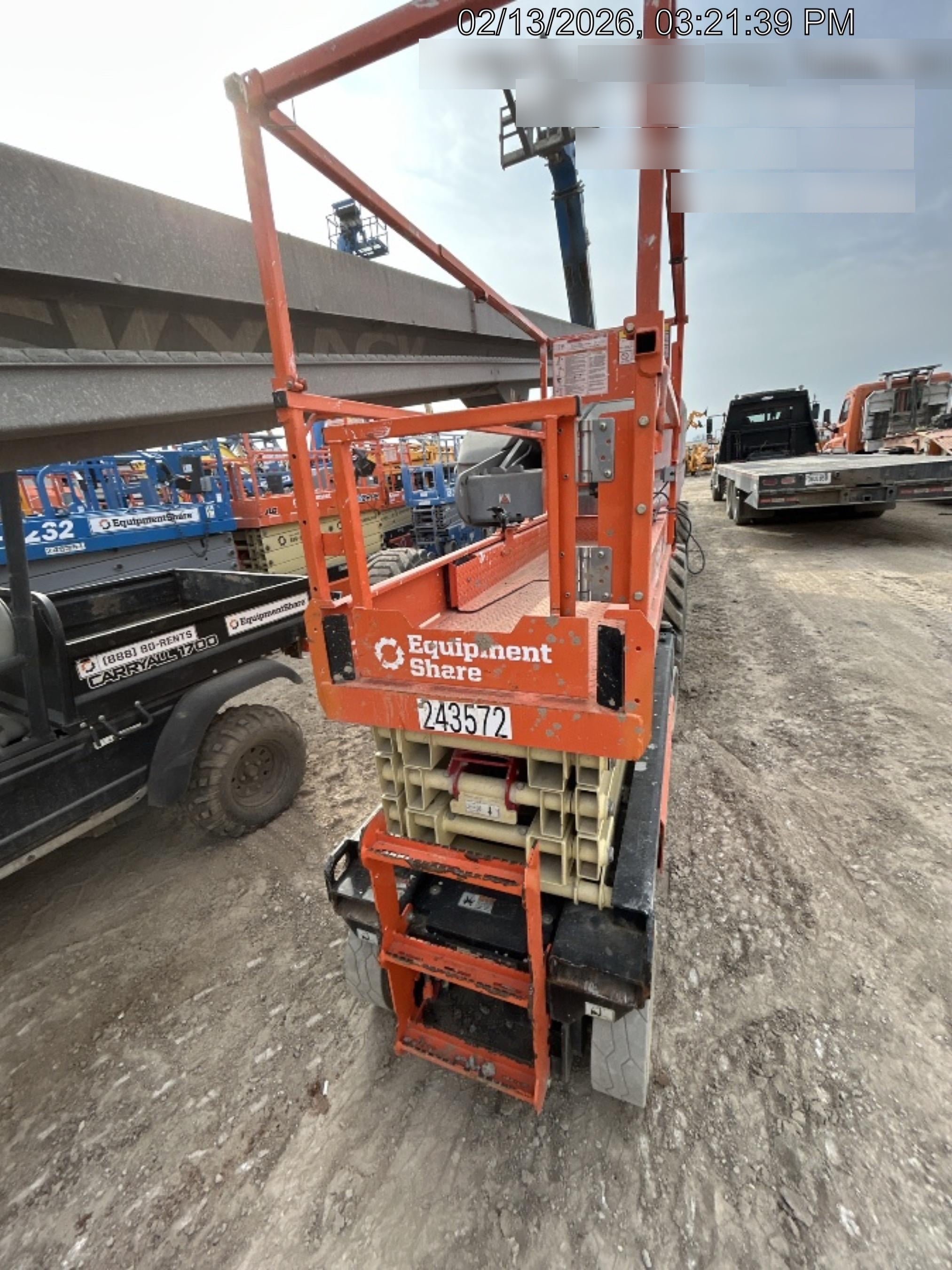 2022 JLG ES2632