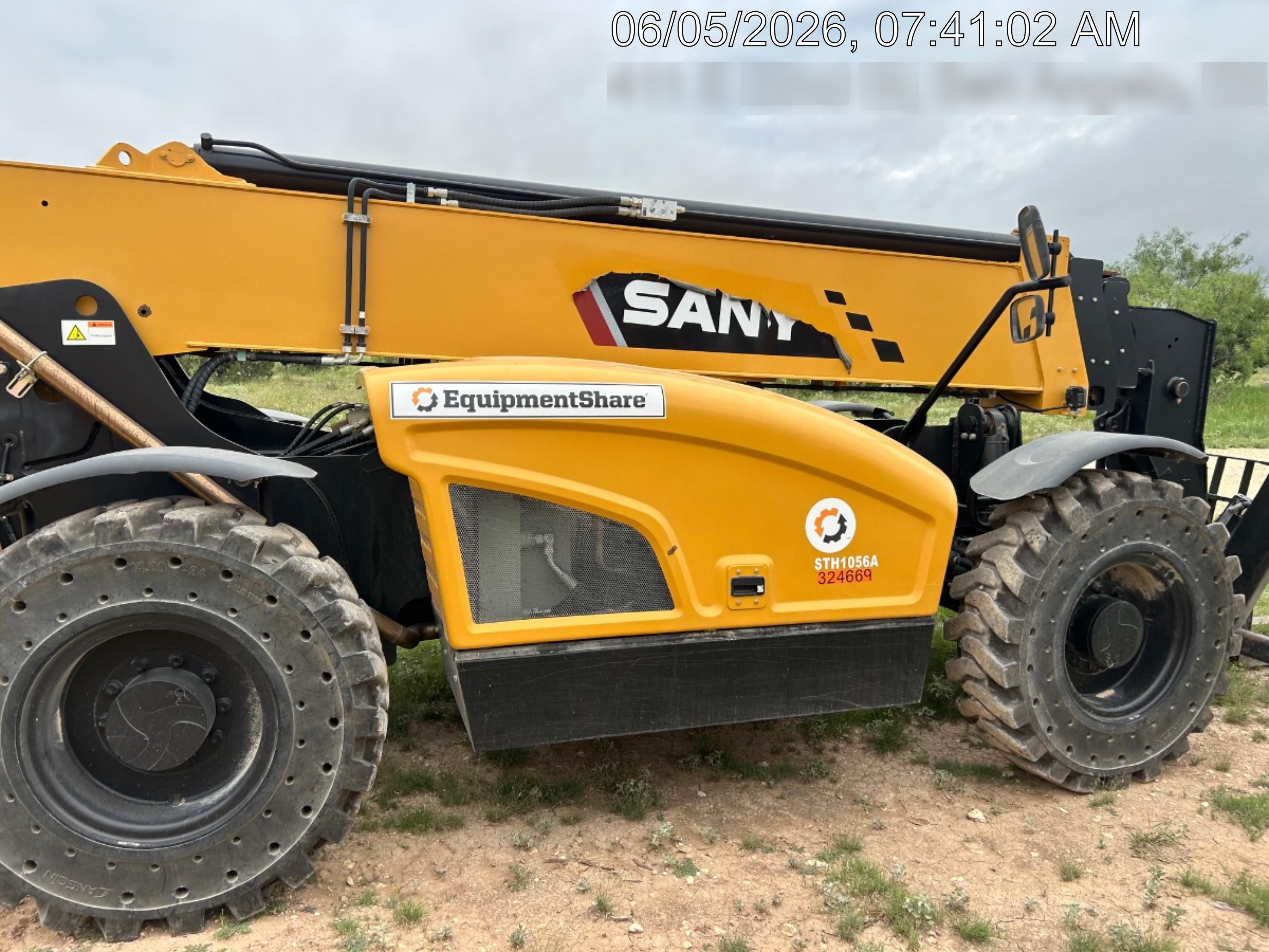 2023 SANY STH1056