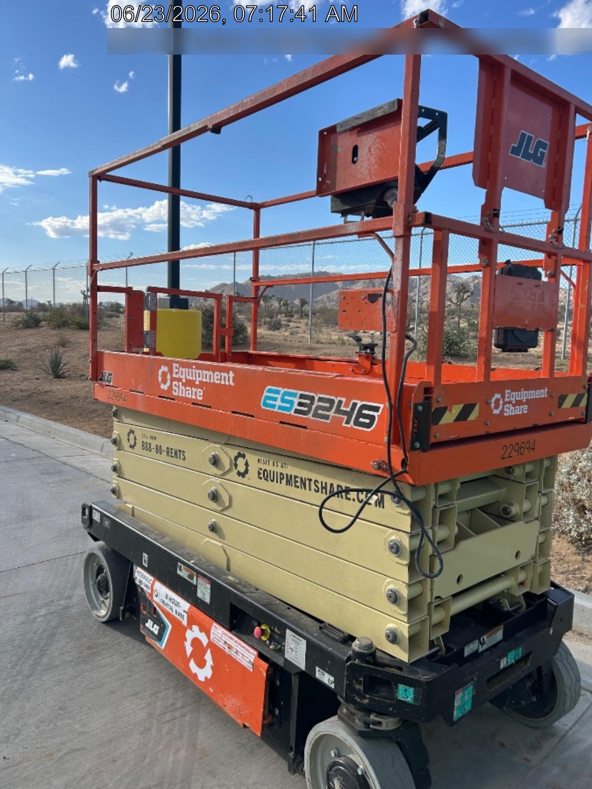 2022 JLG ES3246