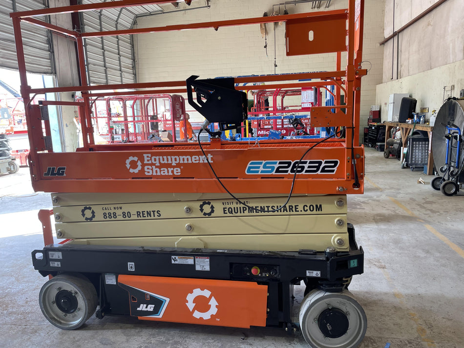 2023 JLG ES2632