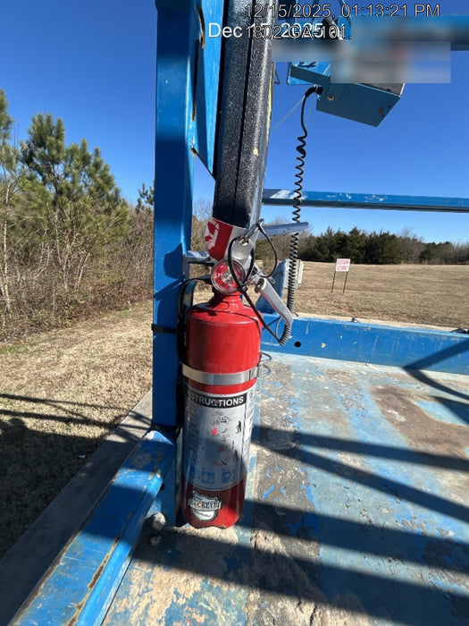 2019 Genie GS-4047 Folding rails with half height swing gate