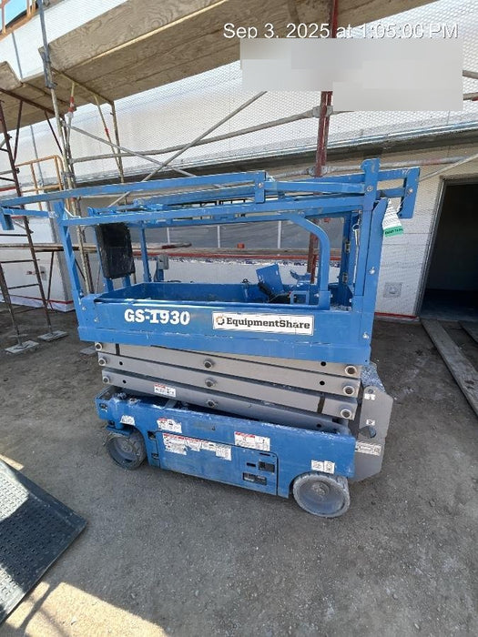 2020 Genie GS-1930 Solid Non Marking Tires, Beacon, Folding rails with half height swing gate