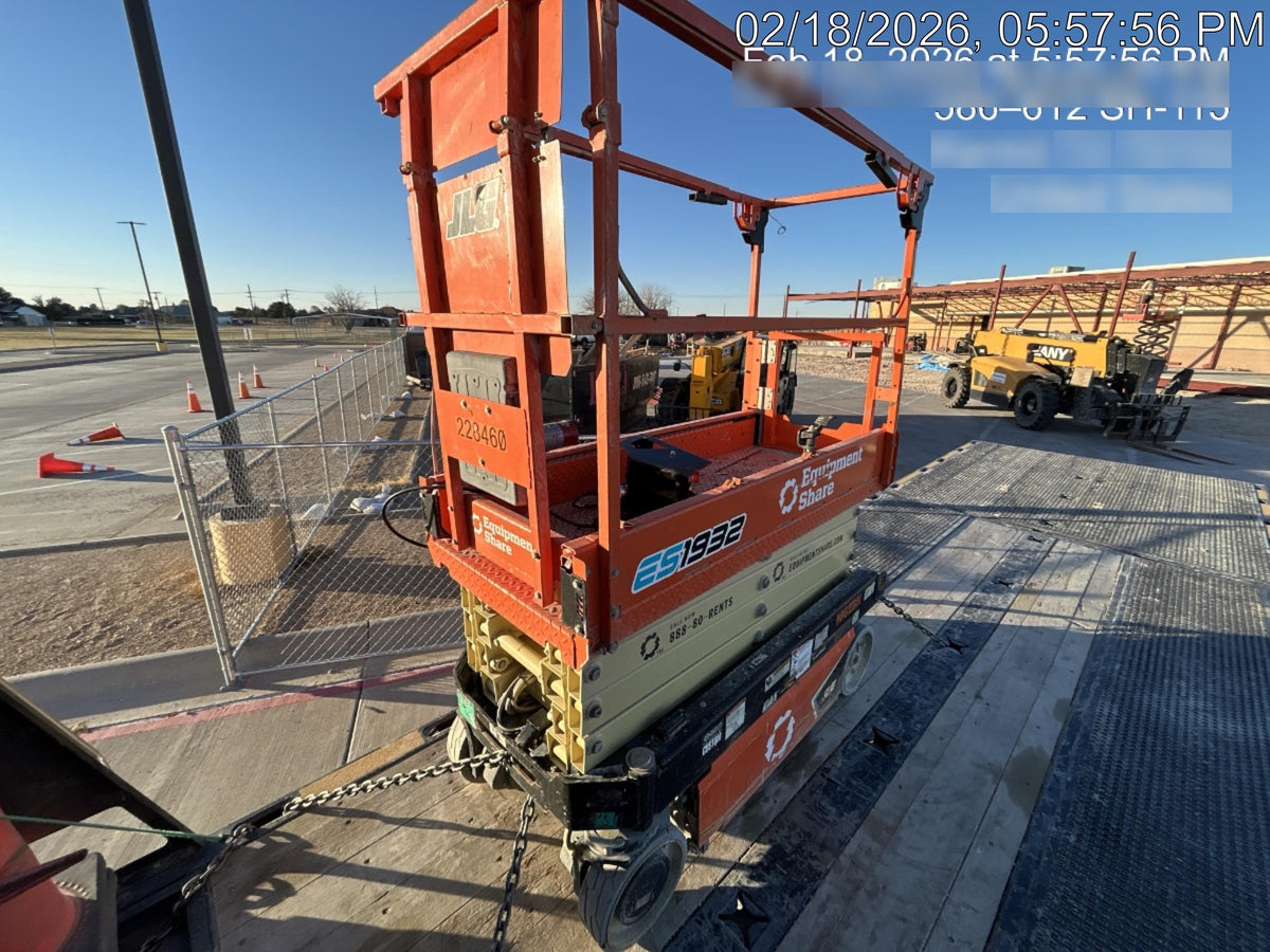 2022 JLG ES1932