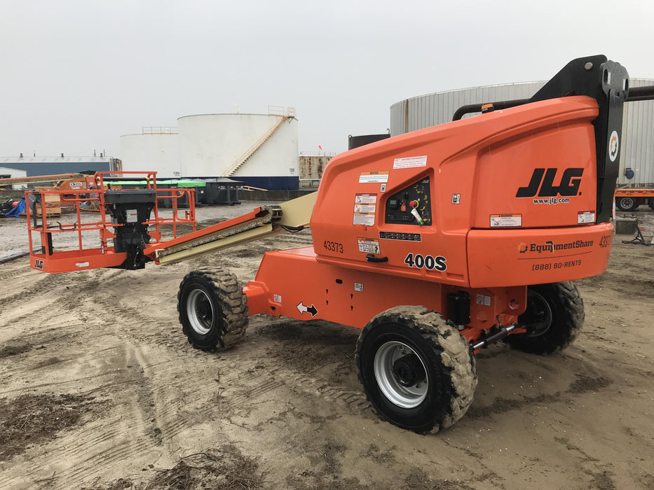 2019 JLG 400S