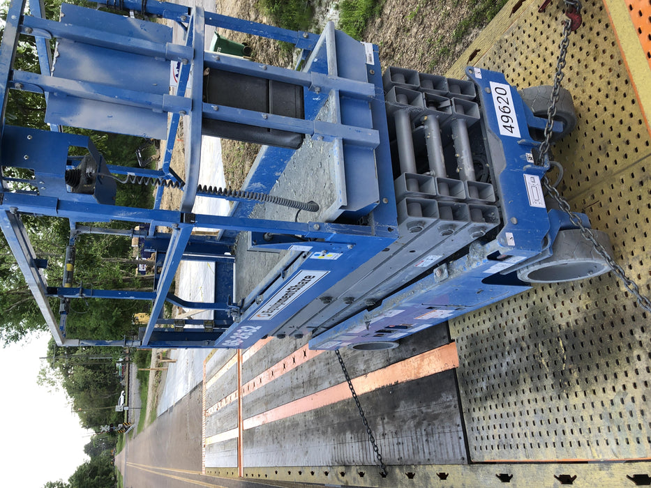 2019 Genie GS-2632 Folding rails with half height swing gate