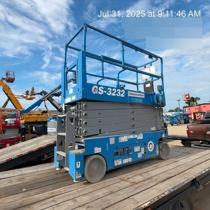 2020 Genie GS-3232 Standard, Folding half height swing gate, 800W Inverter