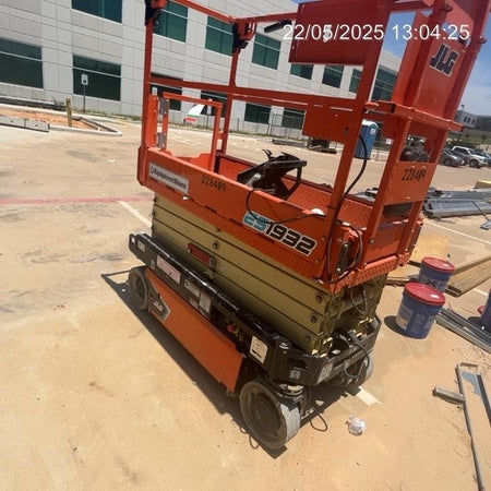 2022 JLG ES1932