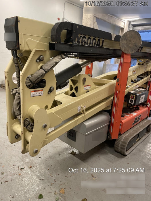 2019 JLG X600AJ