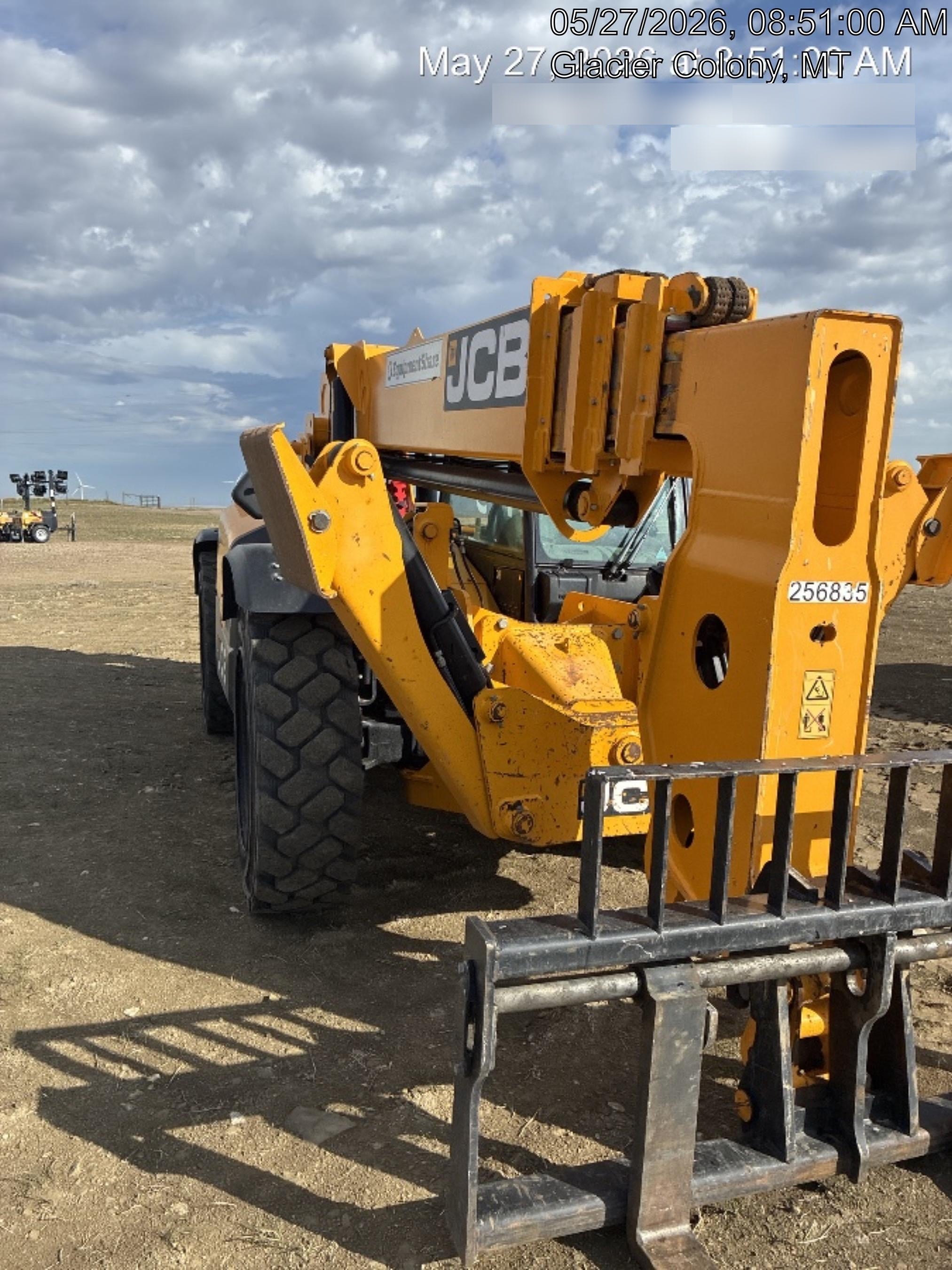 2022 JCB 510-56