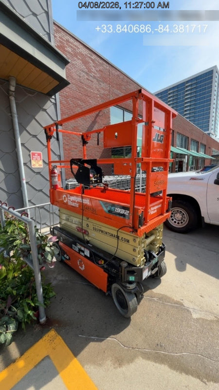 2025 JLG ES1932