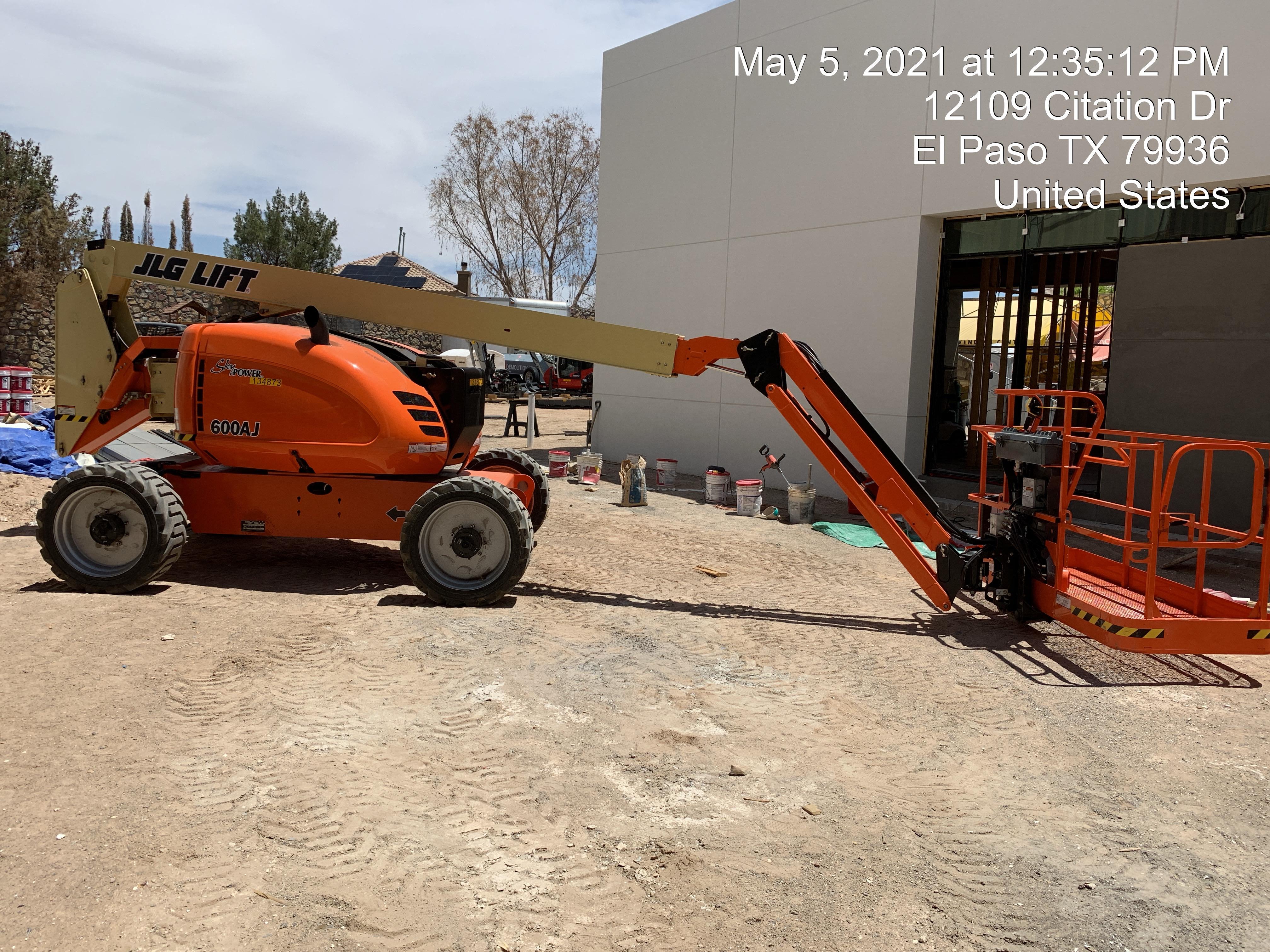 2021 JLG 600AJ