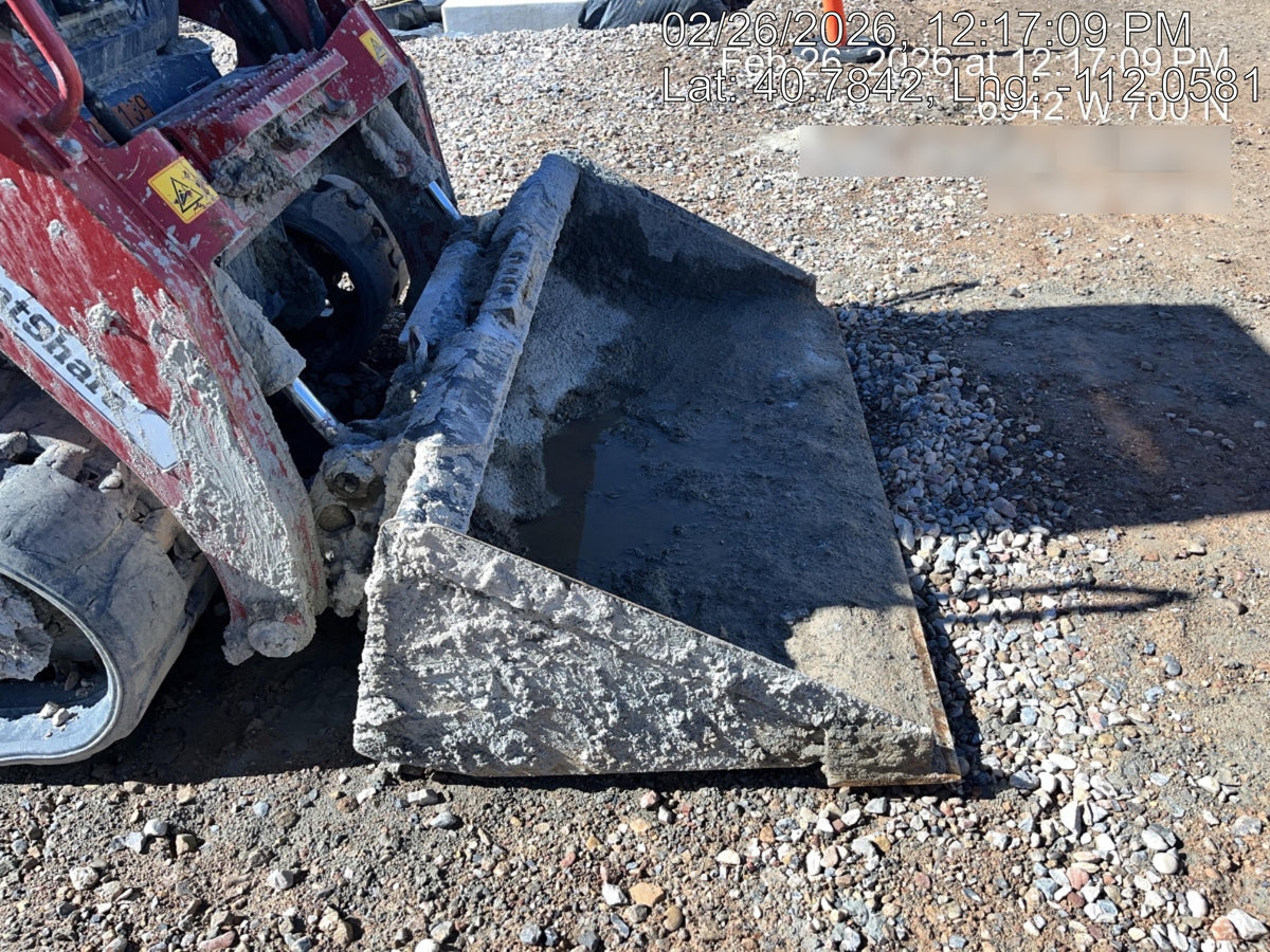 2022 Takeuchi TL8R2-CR 74hp Kubota Diesel, Cab/Heat/Air, Rubber Tracks, Hydraulic QC