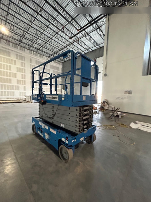 2019 Genie GS-4047 Folding rails with half height swing gate