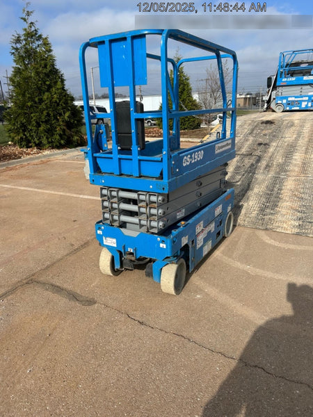 2019 Genie GS-1930 Fixed Rails with Chain Entry