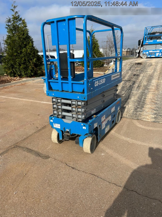 2019 Genie GS-1930 Fixed Rails with Chain Entry