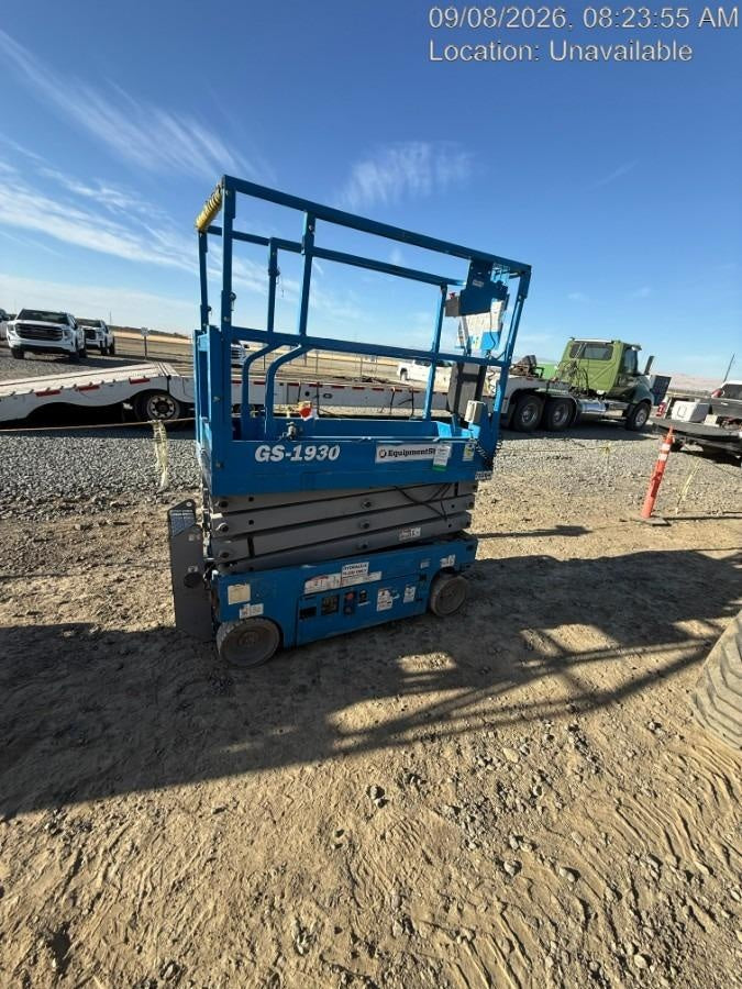 2020 Genie GS-1930 Solid Non Marking Tires, Beacon, Folding rails with half height swing gate, 800W Inverter