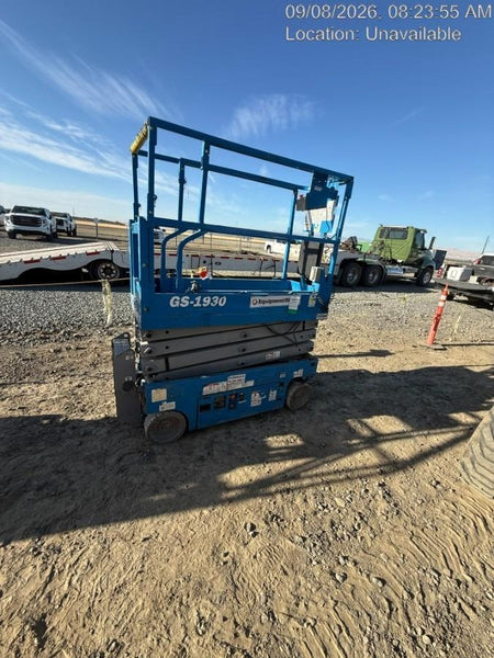 2020 Genie GS-1930 Solid Non Marking Tires, Beacon, Folding rails with half height swing gate, 800W Inverter