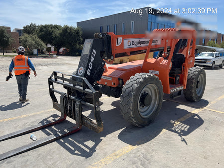 2022 SKYTRAK 8042