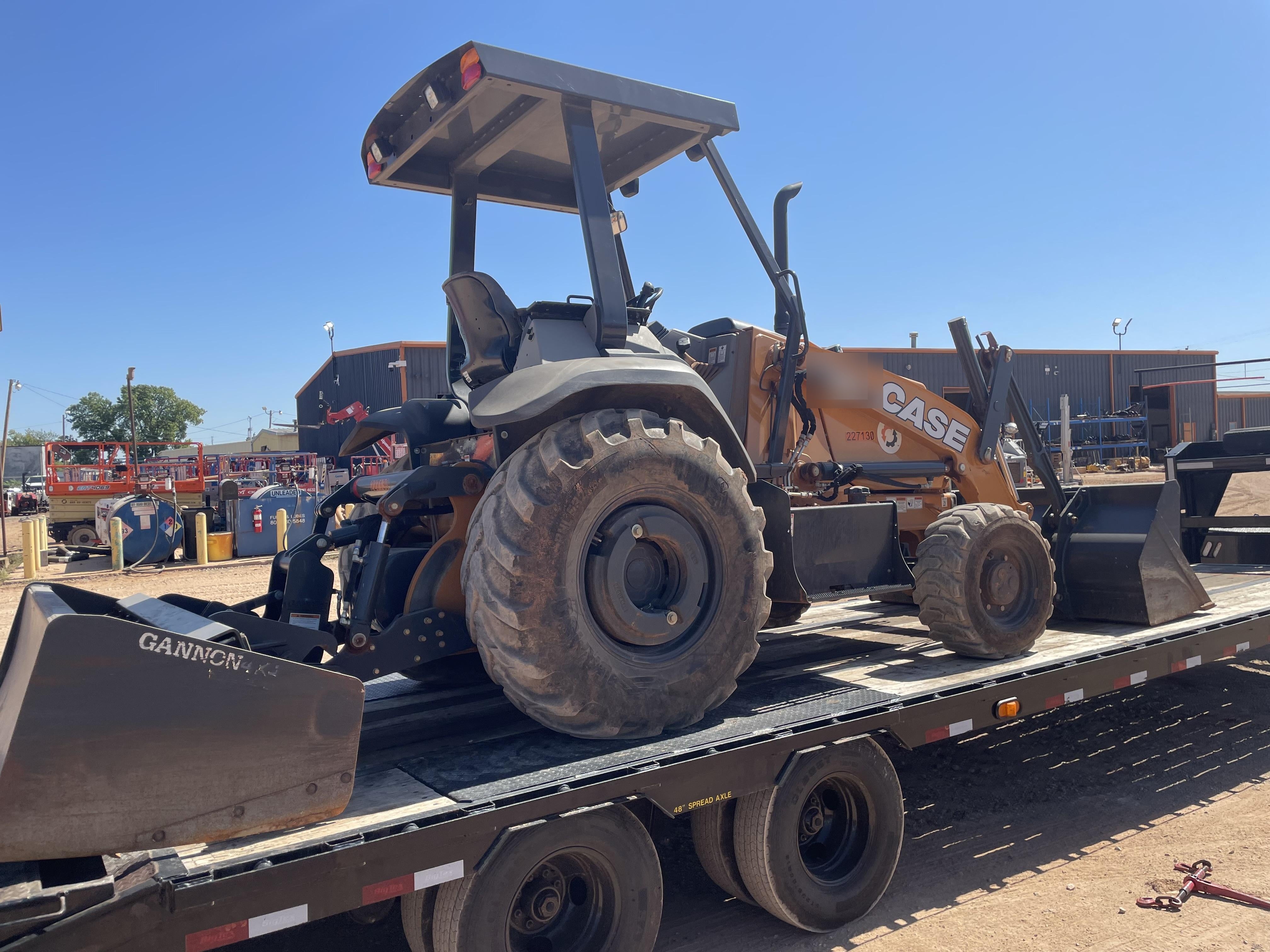 2022 CASE 570N EP