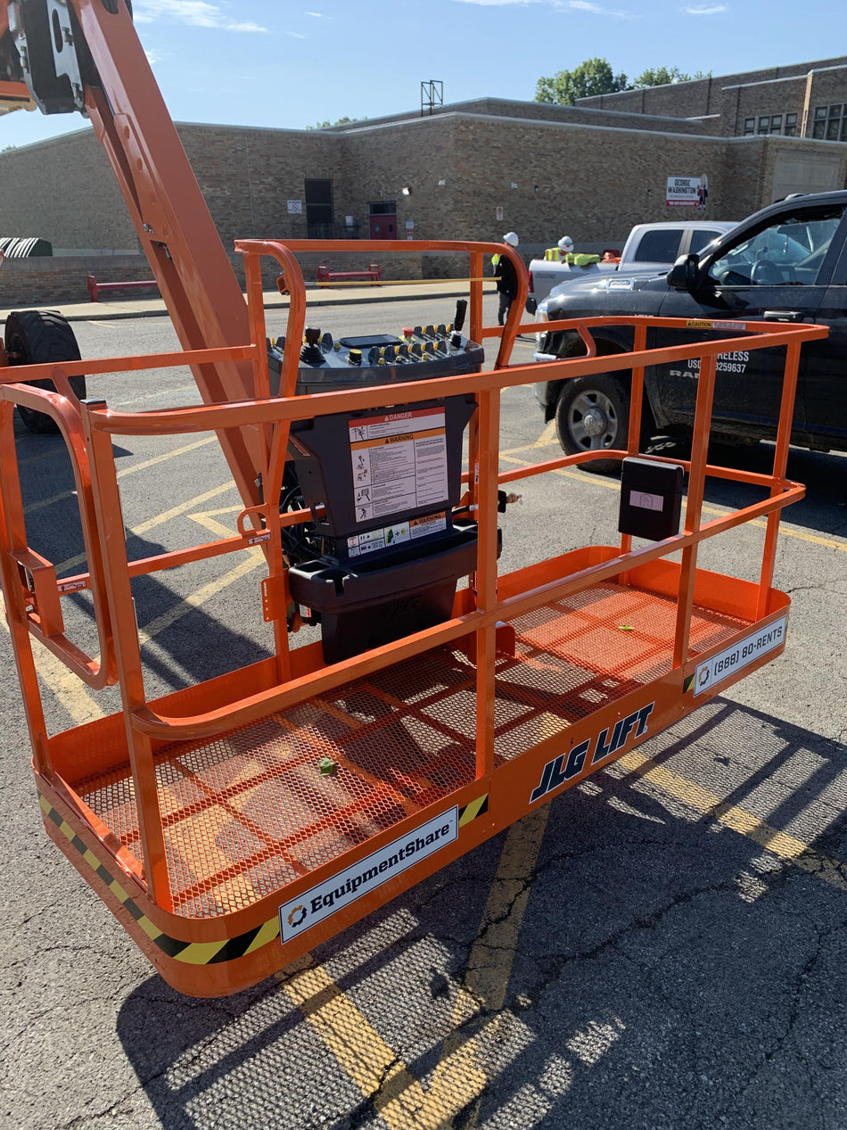 2022 JLG 1250AJP