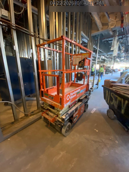 2022 JLG ES1330L