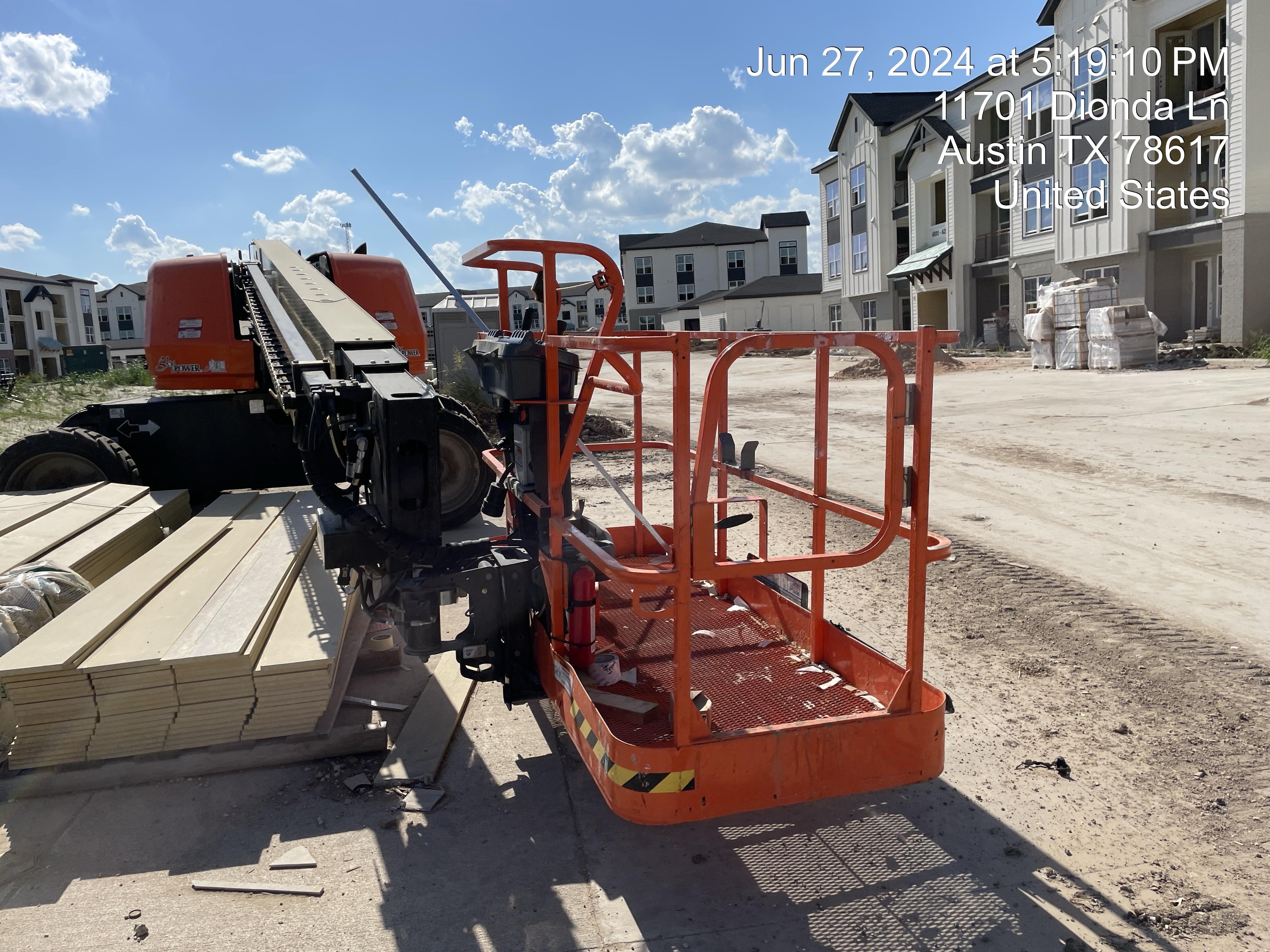 2023 JLG 600S