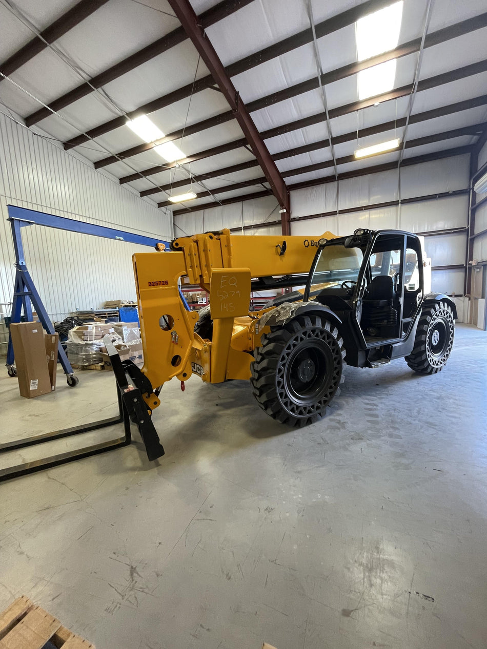 2023 JCB 510-56