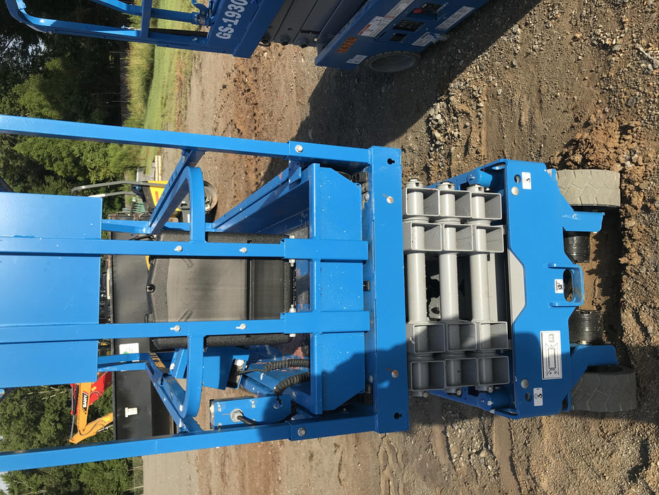 2020 Genie GS-1930 Fixed rails with chain entry gate - Pre A92.20