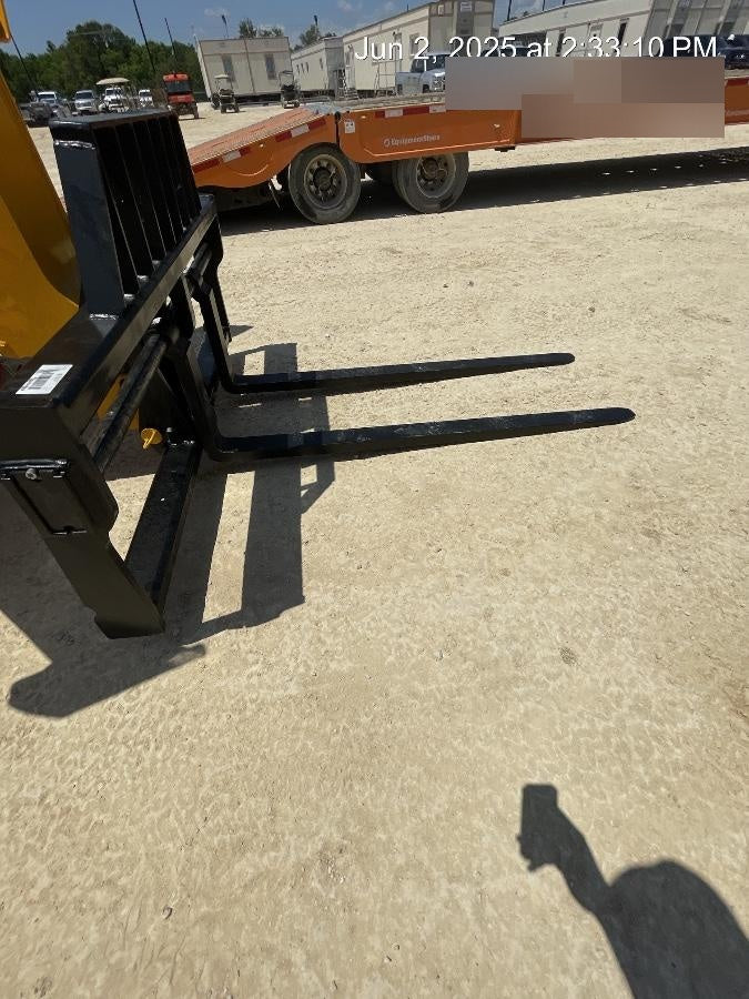 2025 JCB 512-56