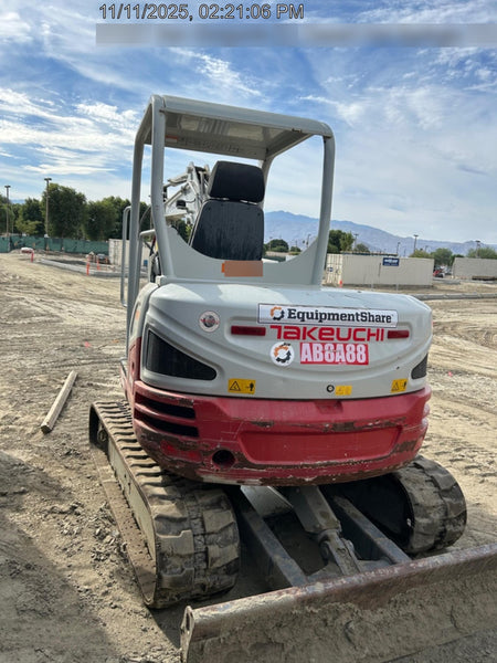 2021 TAKEUCHI TB250-2R