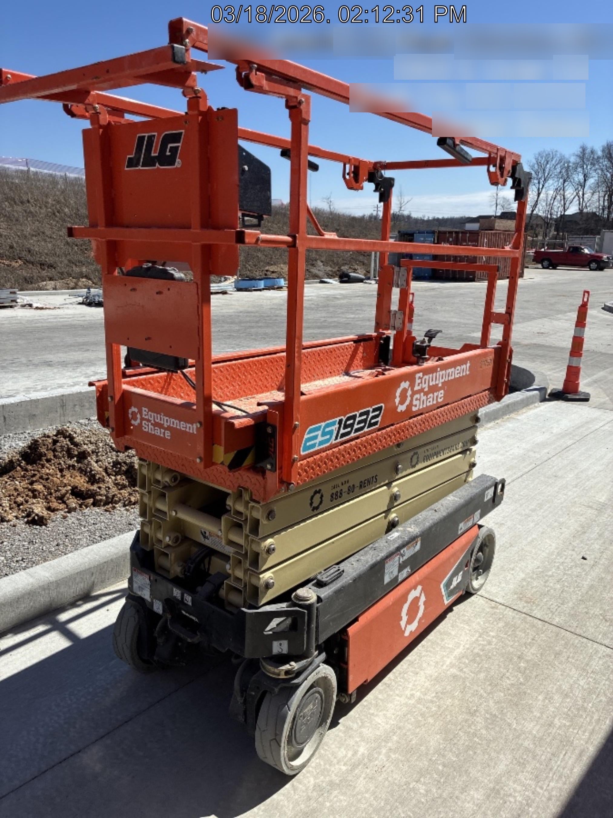 2023 JLG ES1932