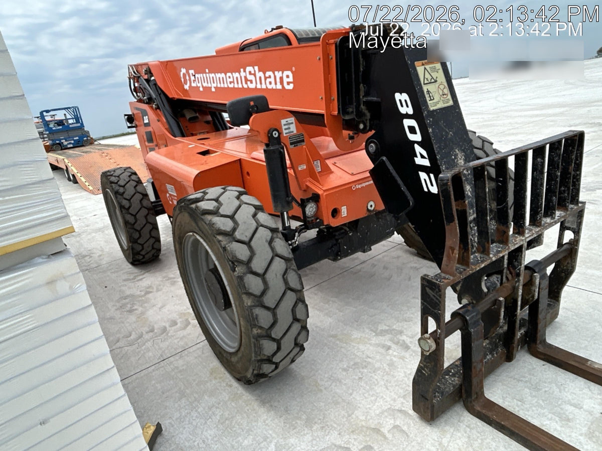 2022 SKYTRAK 8042