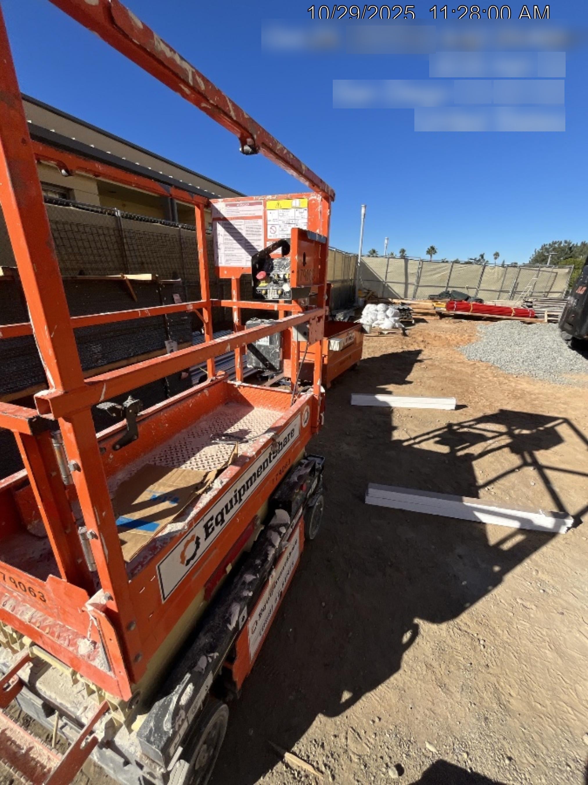 2021 JLG ES1330L