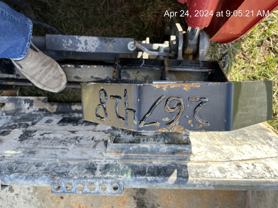 2022 TAKEUCHI 48" Pallet Forks - Takeuchi