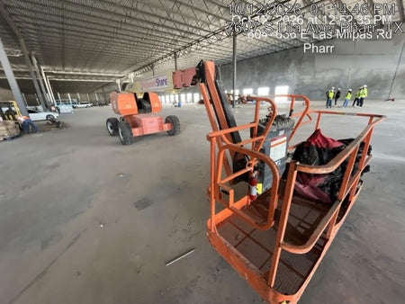 2017 JLG 660SJ