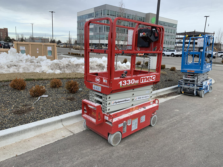 2020 MEC 1330SE Solid NM Tires, Steel Swing out Doors, LCS, Beacon, 900W Invertor