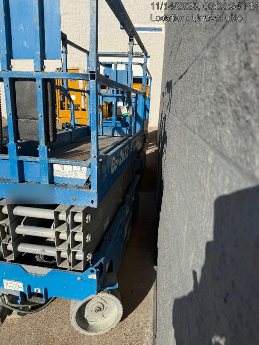 2019 Genie GS-2632 Folding rails with half height swing gate