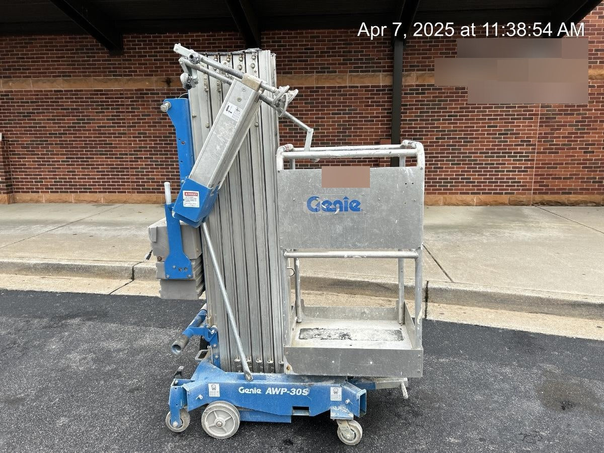 2019 GENIE AWP-30S