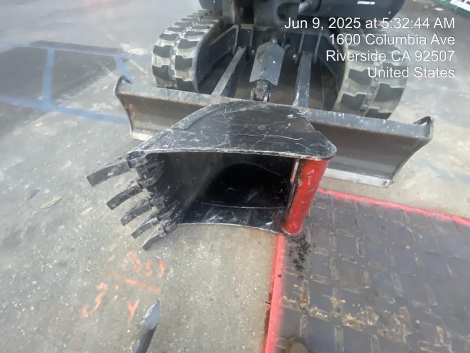 2023 SOLESBEE 24" Bucket, Tooth, Mini Excavator - Solesbee