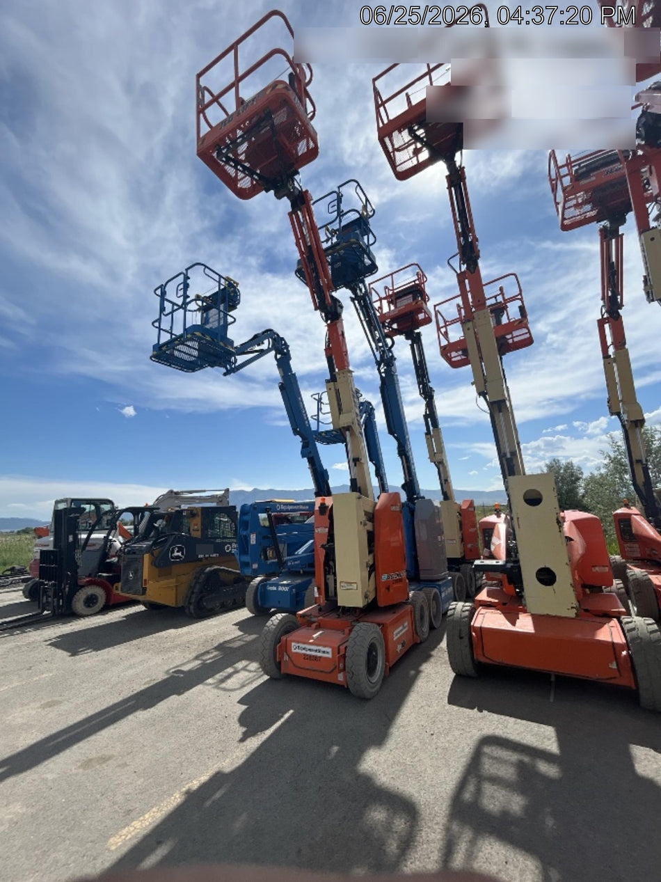 2022 JLG E300AJP