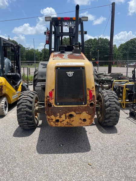 2019 CASE 588H
