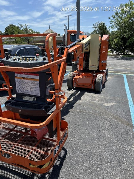 2021 JLG E300AJP