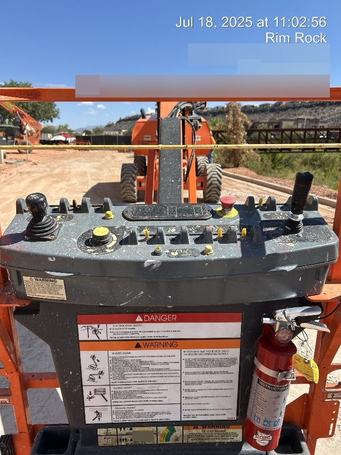 2022 JLG 860SJ