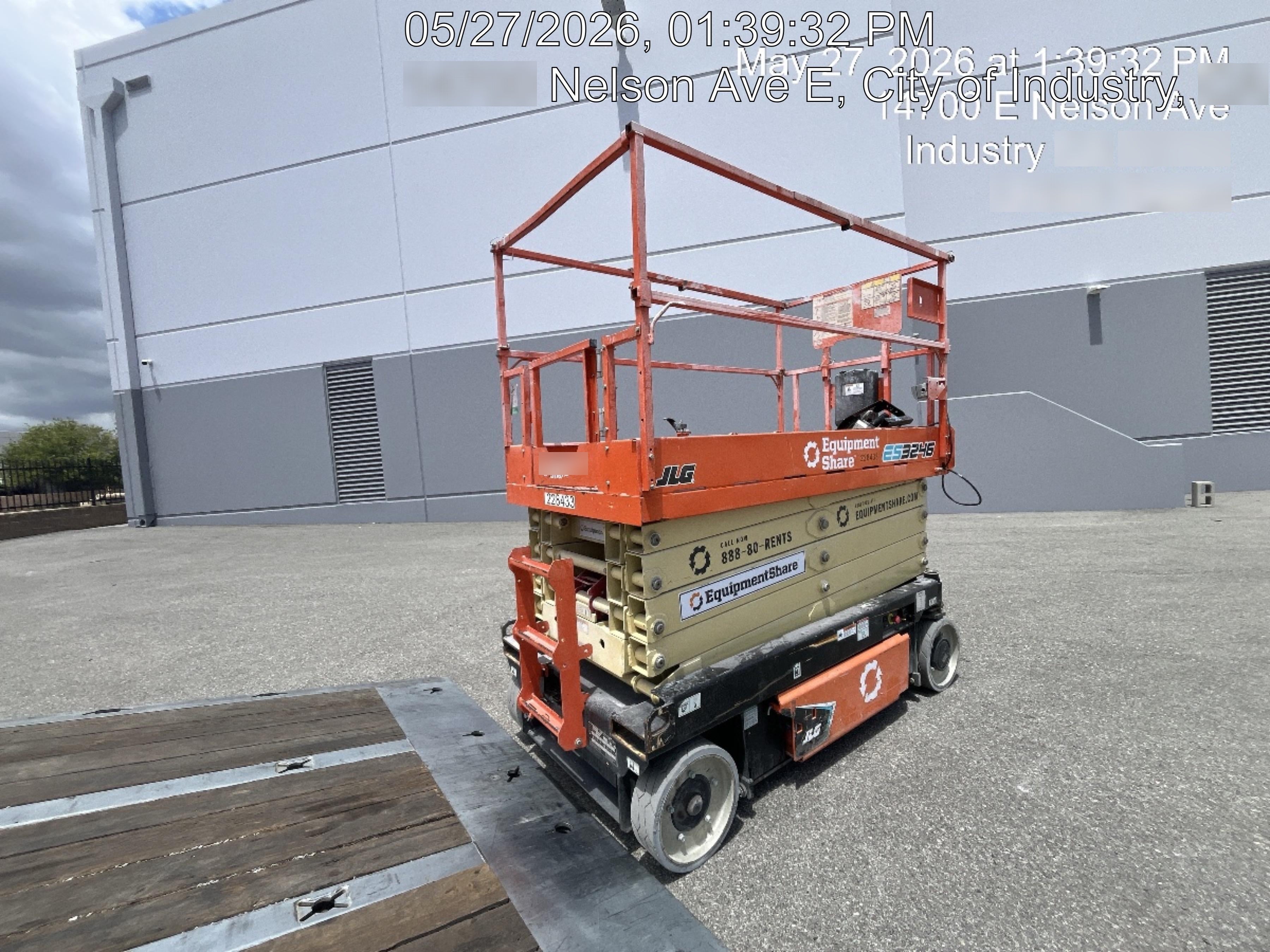 2022 JLG ES3246