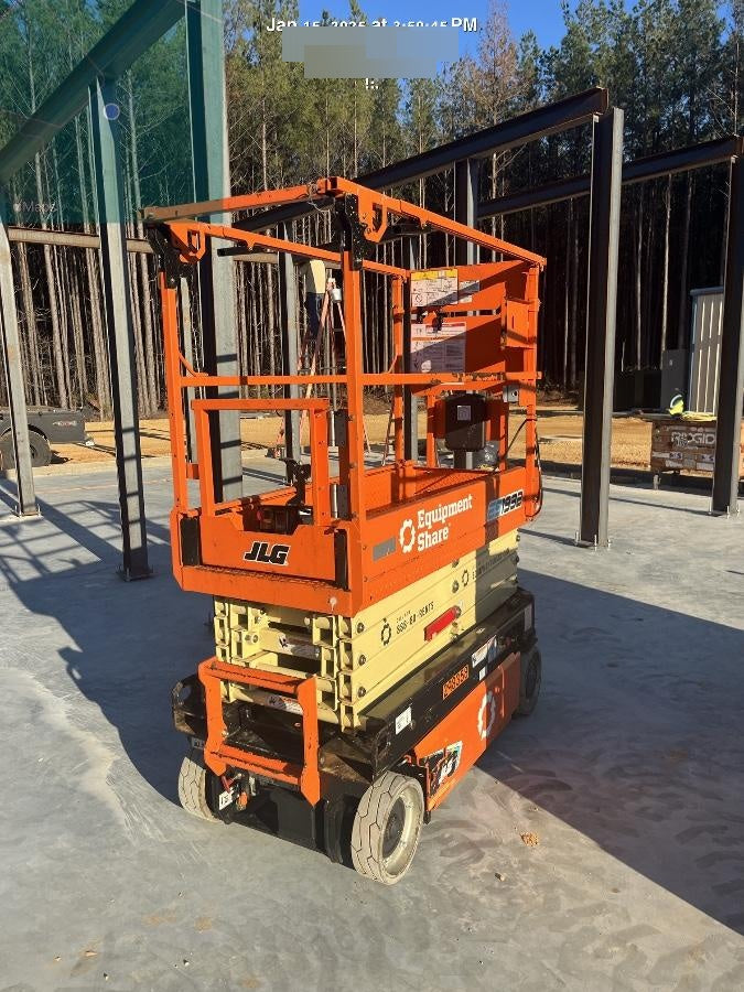 2023 JLG ES1932