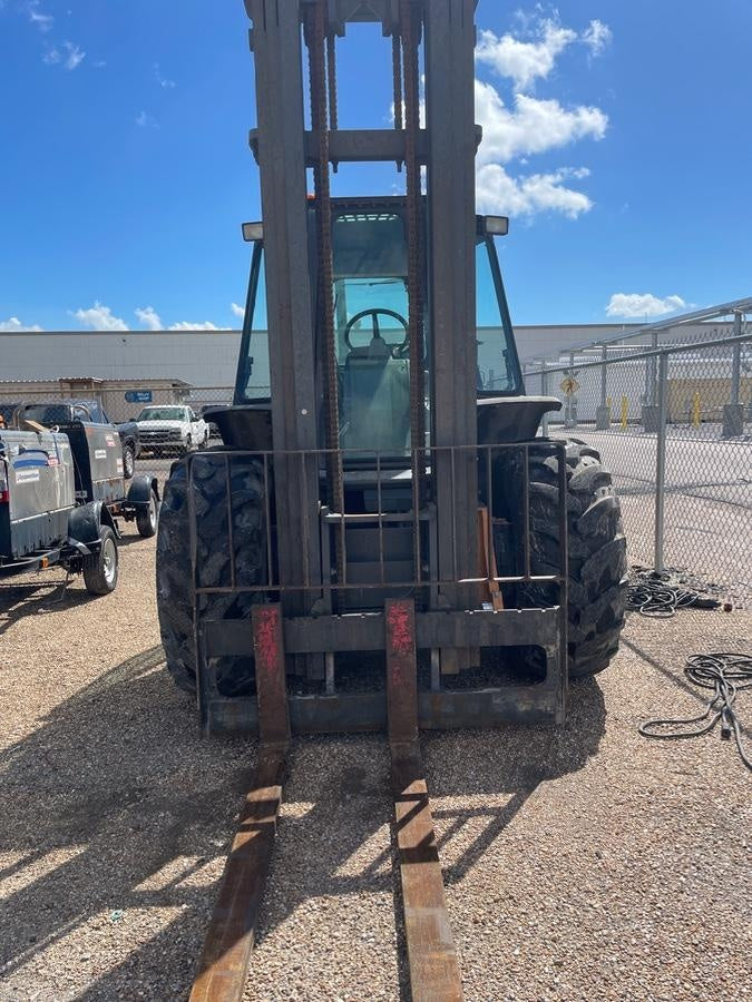 2019 CASE 588H